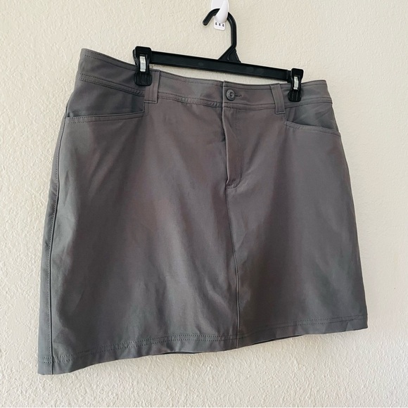 Eddie Bauer woman’s Gray utility Skirt size 12 large 
Short lined sporty summer - Picture 2 of 10